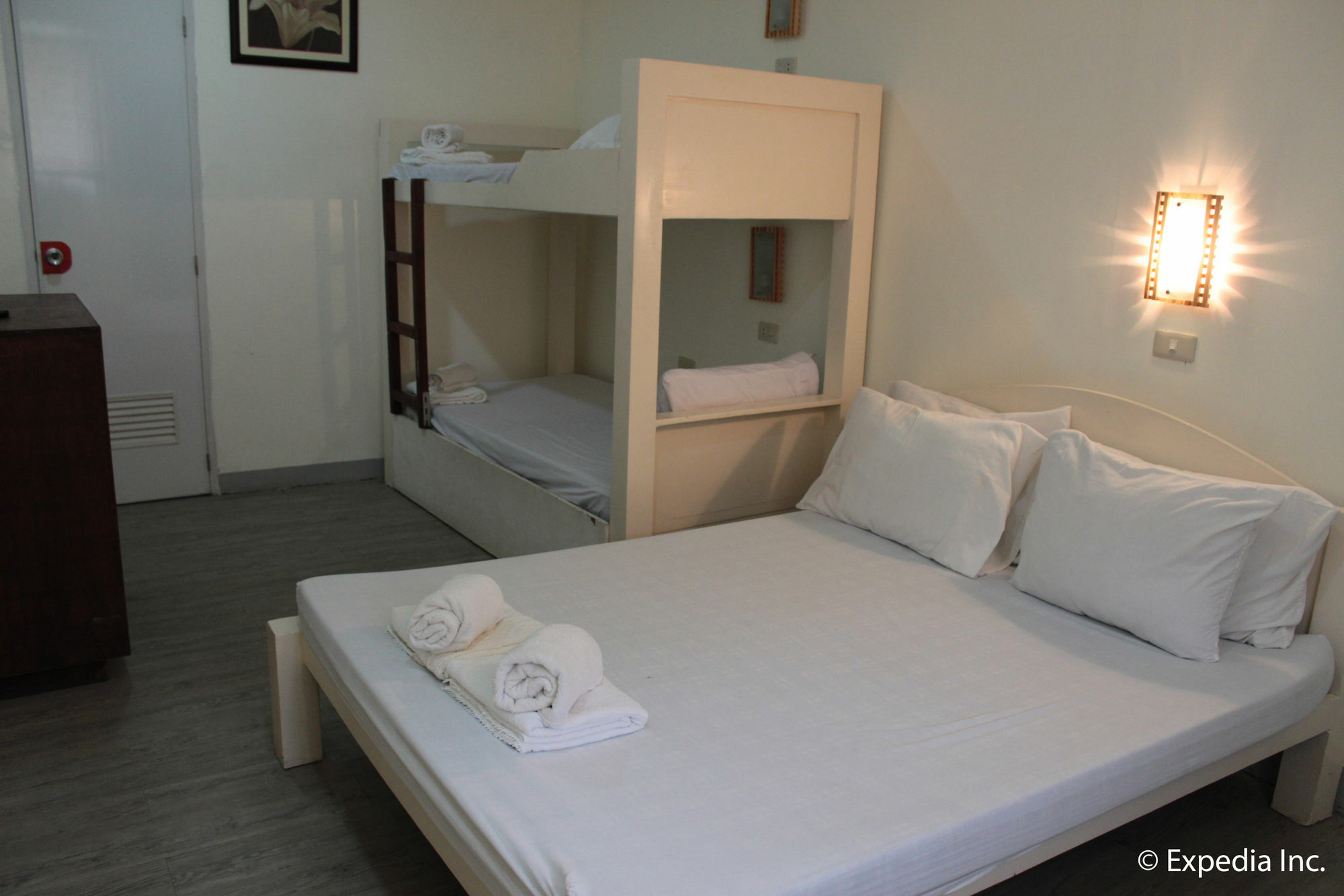 Reddoorz Plus Near Vigan Convention Center Extérieur photo