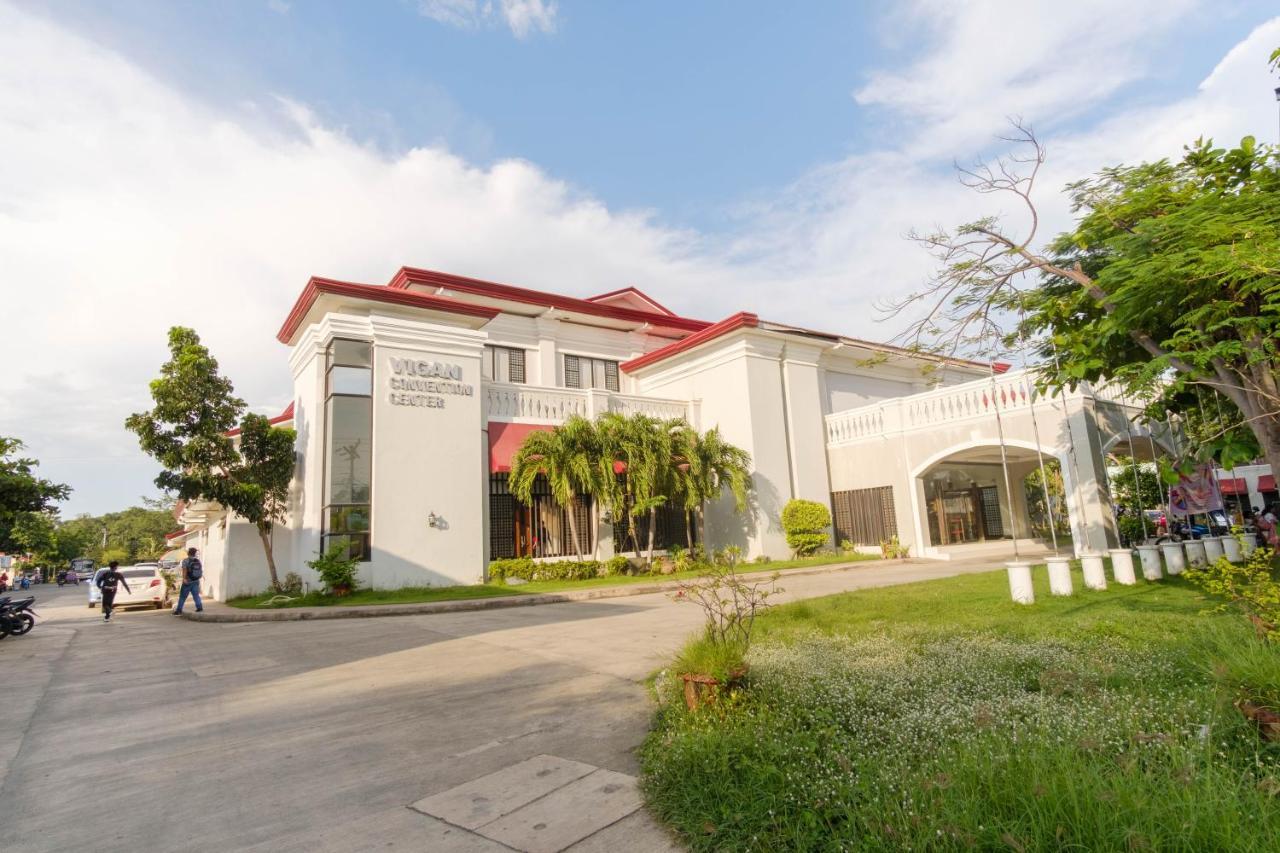 Reddoorz Plus Near Vigan Convention Center Extérieur photo